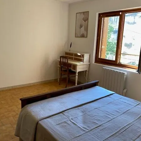 Agnes * Montagnac (Herault)